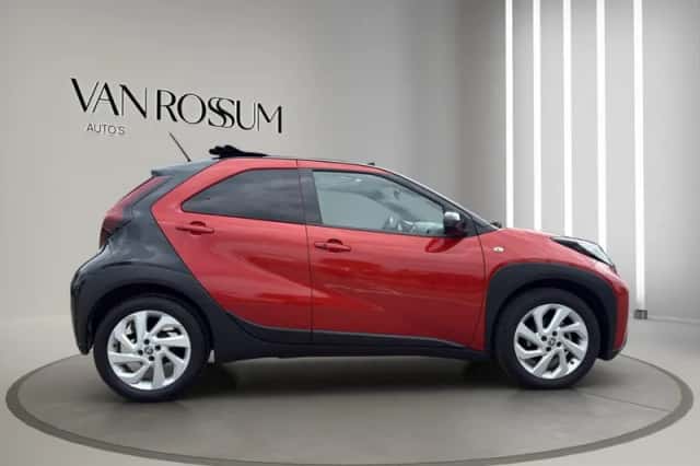 Toyota Aygo X (2024) thumbnail 2