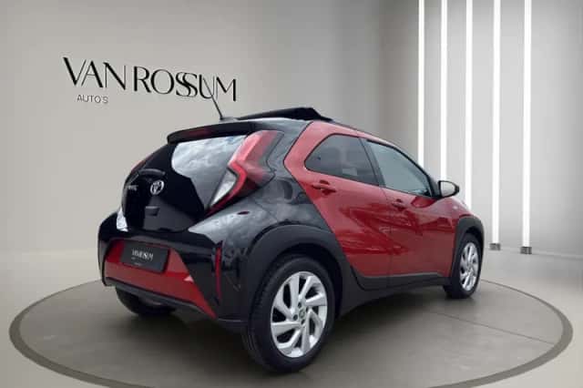 Toyota Aygo X (2024) thumbnail 3