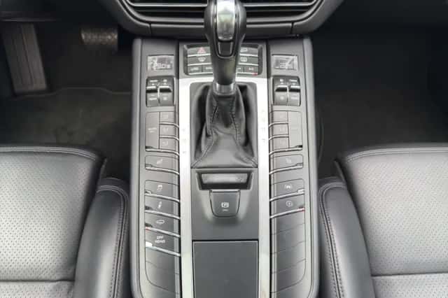 Porsche Macan (2019) thumbnail 17