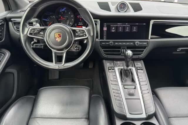 Porsche Macan (2019) thumbnail 18
