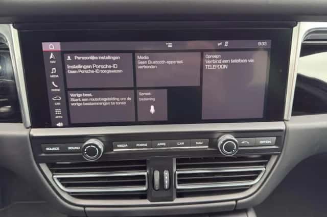 Porsche Macan (2019) thumbnail 19