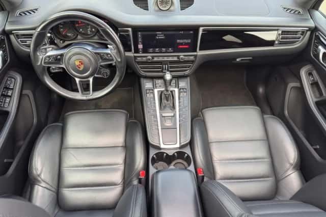 Porsche Macan (2019) thumbnail 23
