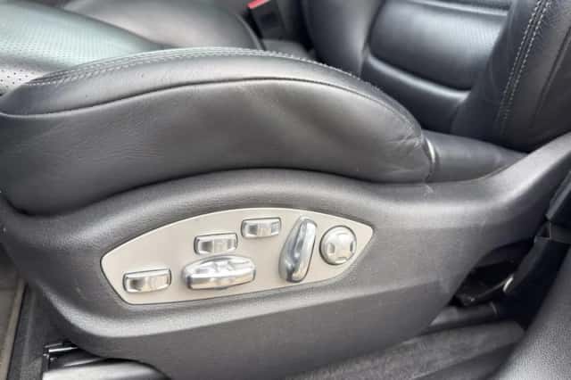 Porsche Macan (2019) thumbnail 28