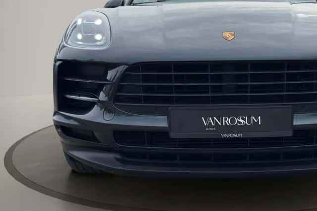 Porsche Macan (2019) thumbnail 33