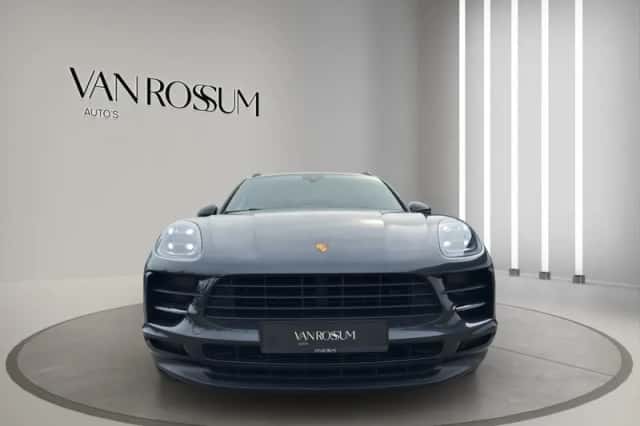 Porsche Macan (2019) thumbnail 8