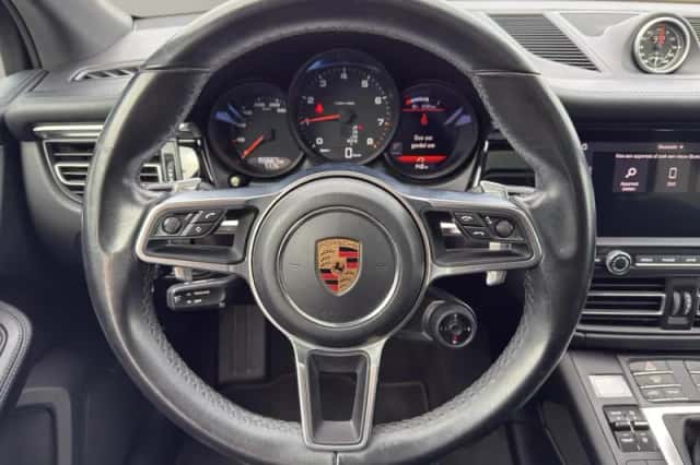 Porsche Macan (2019) thumbnail 10