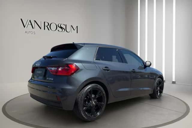 Audi A1 (2019) thumbnail 3