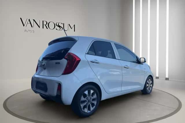 Kia Picanto (2016) thumbnail 3