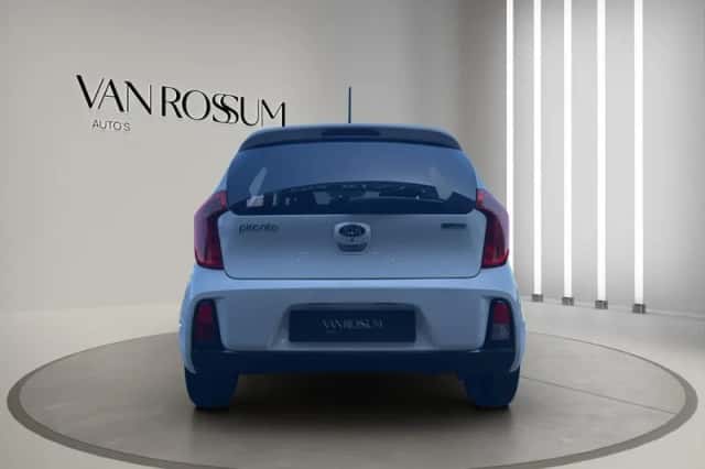 Kia Picanto (2016) thumbnail 4