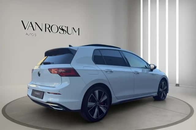 Volkswagen Golf (2021) thumbnail 3