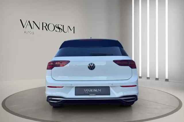 Volkswagen Golf (2021) thumbnail 4