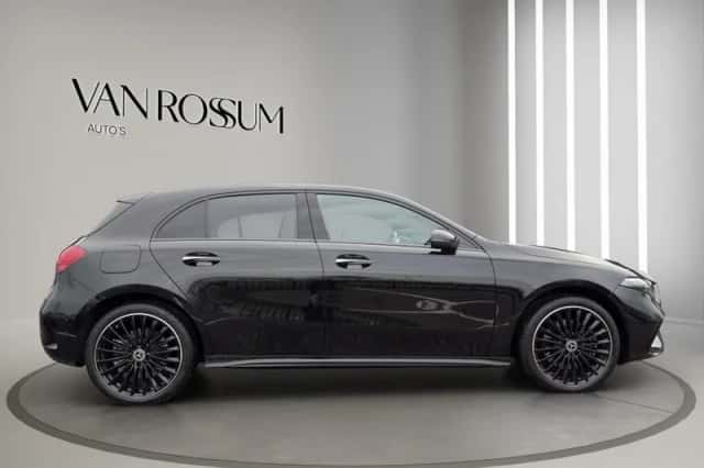 Mercedes-Benz A-Klasse (2023) thumbnail 2