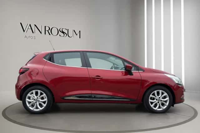 Renault Clio (2017) thumbnail 2
