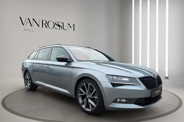 Škoda Superb (2018) thumbnail 1