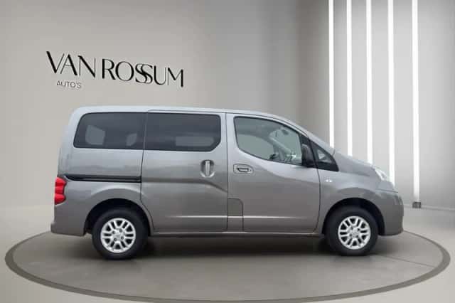 Nissan NV200 (2013) thumbnail 2