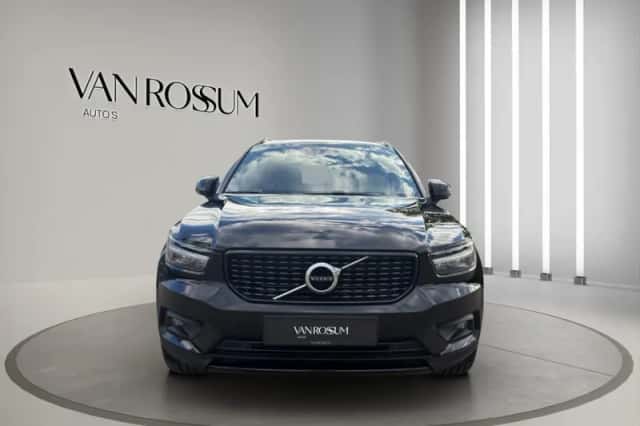Volvo XC40 (2020) thumbnail 2
