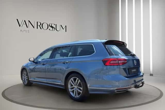 Volkswagen Passat (2016) thumbnail 5