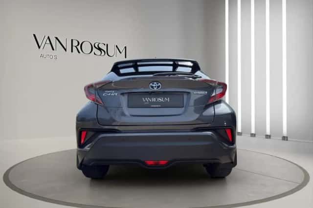 Toyota C-HR (2019) thumbnail 4