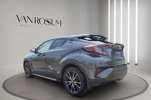 Toyota C-HR (2019) thumbnail 5