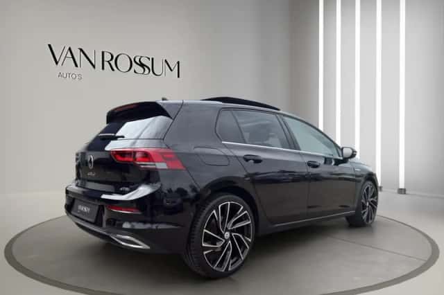 Volkswagen Golf (2020) thumbnail 3