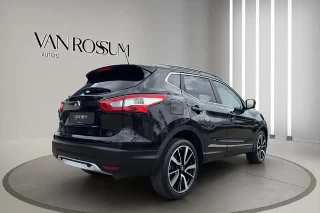 Nissan Qashqai (2015) thumbnail 3