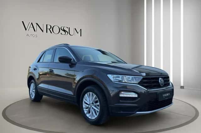 Volkswagen T-Roc (2019) thumbnail 1