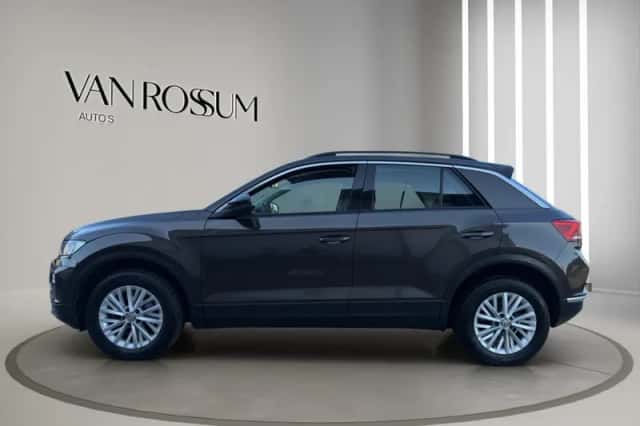 Volkswagen T-Roc (2019) thumbnail 6