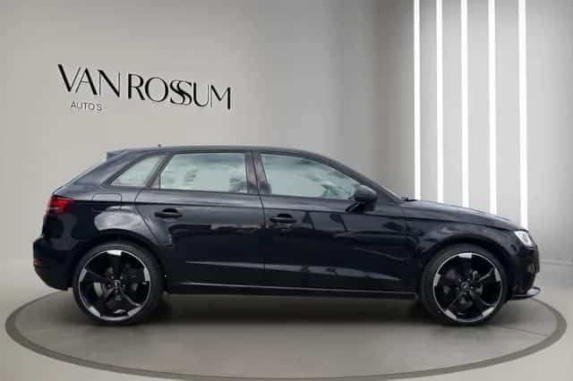 Audi A3 (2019) thumbnail 2