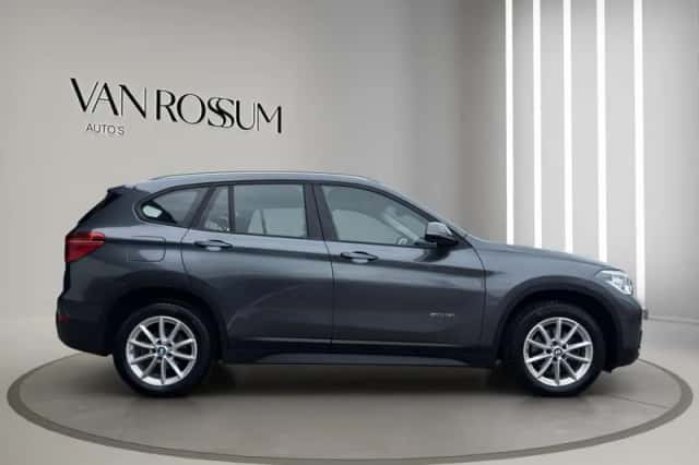 BMW X1 (2018) thumbnail 2