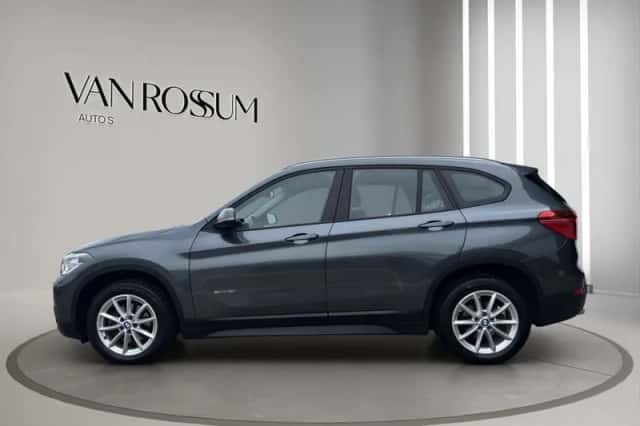 BMW X1 (2018) thumbnail 6