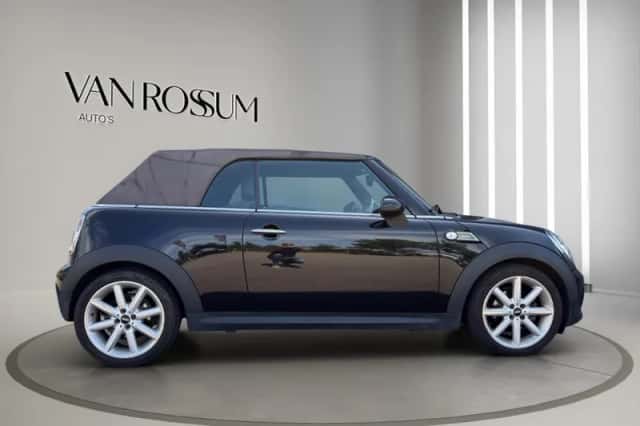 MINI Cabrio (2013) thumbnail 2
