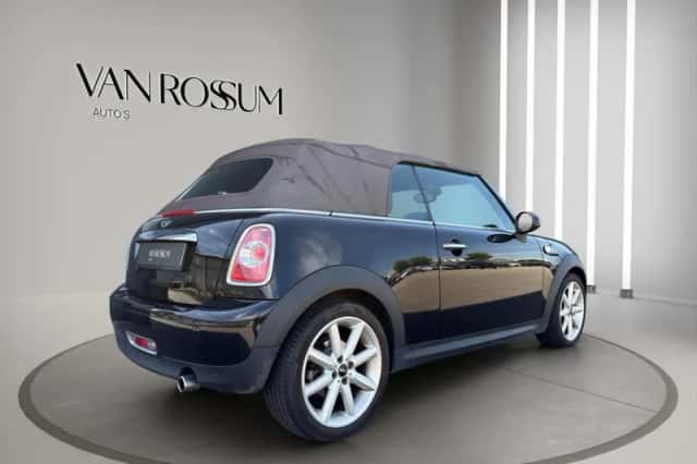 MINI Cabrio (2013) thumbnail 3