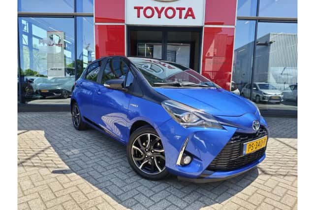 Toyota Yaris (2017) thumbnail 2