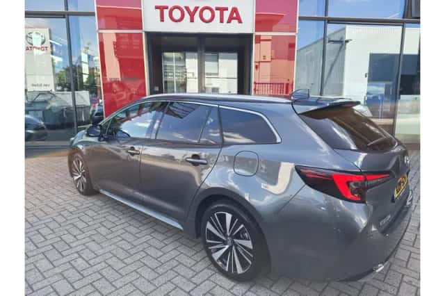 Toyota Corolla (2025) thumbnail 3