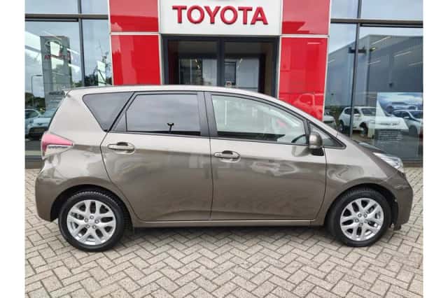 Toyota Verso-S (2015) thumbnail 6