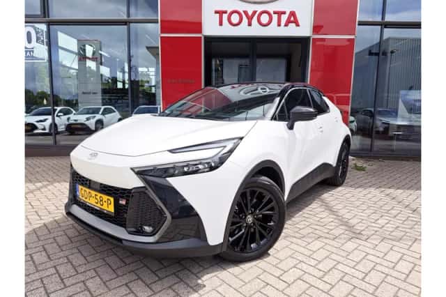 Toyota C-HR (2024) thumbnail 1