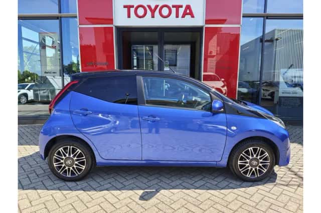 Toyota Aygo (2018) thumbnail 5