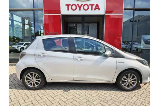 Toyota Yaris (2014) thumbnail 6