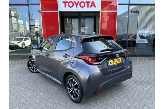 Toyota Yaris (2021) thumbnail 5