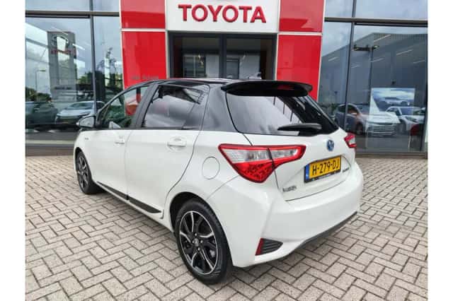 Toyota Yaris (2018) thumbnail 4