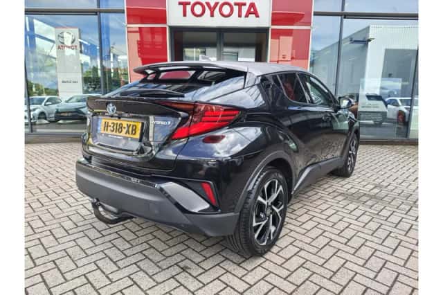 Toyota C-HR (2020) thumbnail 3
