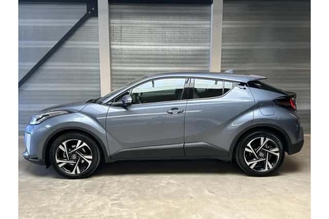 Toyota C-HR (2023) thumbnail 5