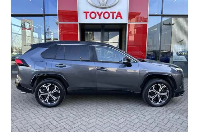 Toyota RAV4 (2022) thumbnail 4