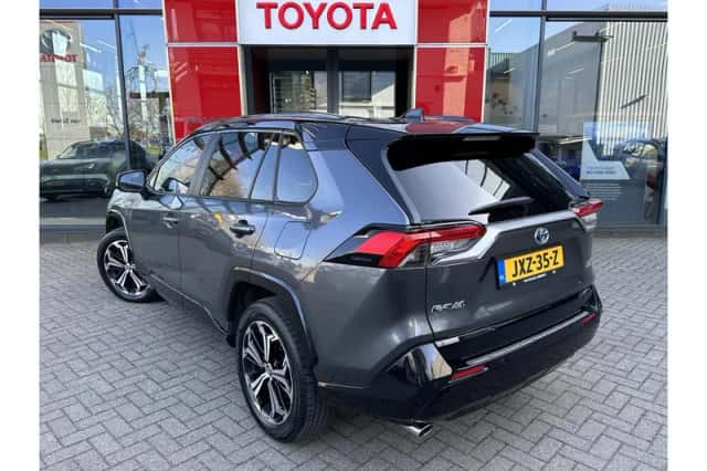 Toyota RAV4 (2022) thumbnail 5