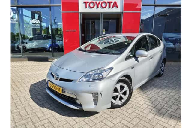Toyota Prius (2013) thumbnail 1