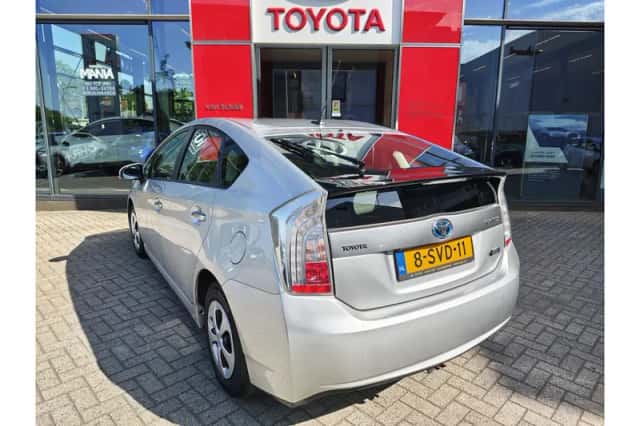 Toyota Prius (2013) thumbnail 3