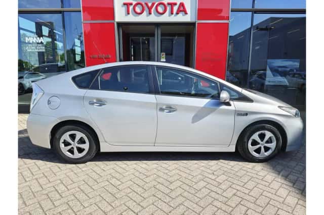 Toyota Prius (2013) thumbnail 6