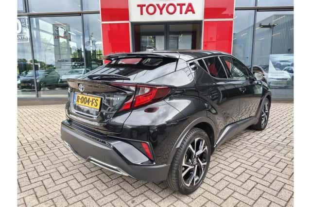 Toyota C-HR (2021) thumbnail 3