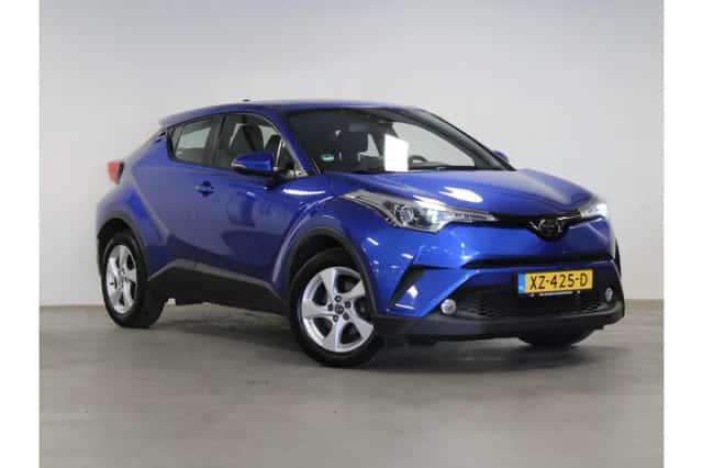 Toyota C-HR (2019) thumbnail 4