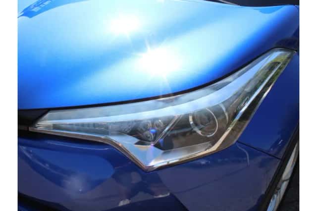 Toyota C-HR (2019) thumbnail 5